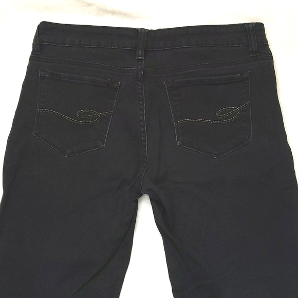 Daisy Fuentes Moda Jeans - Picture 4 of 9